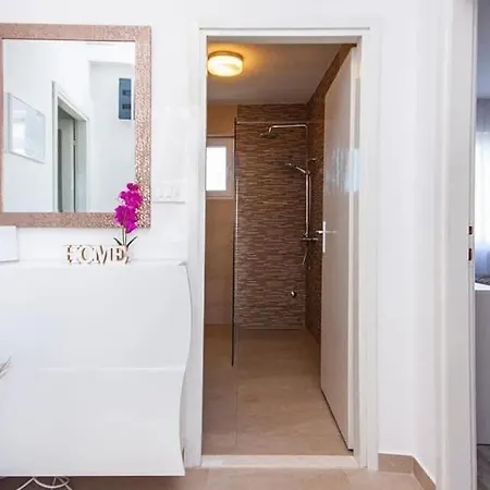 度假居 House Gruja With Pool *