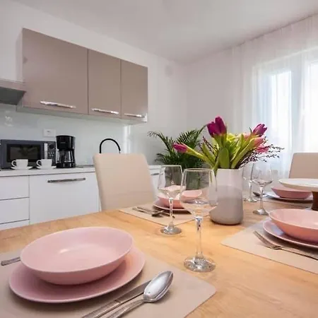 House Gruja With Pool *