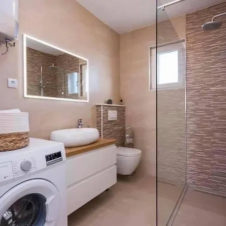 House Gruja With Pool بيت للعطل *