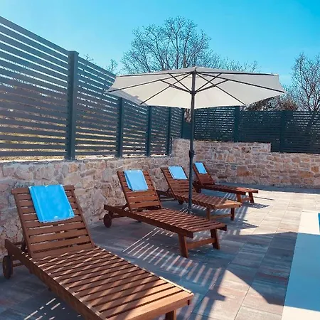 House Gruja With Pool بيت للعطل Primošten