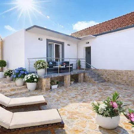 Holiday home House Gruja With Pool Primosten
