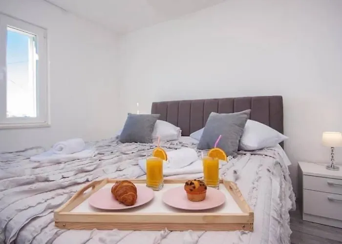 House Gruja With Pool * Primošten