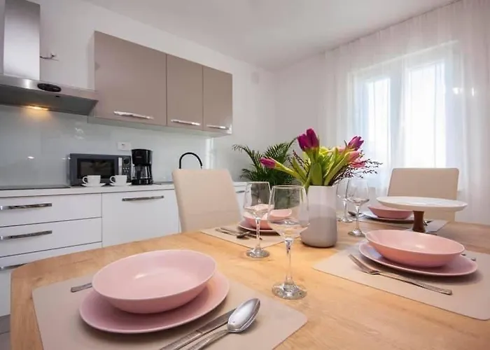 House Gruja With Pool *