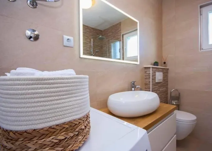 House Gruja With Pool Vakantiehuis